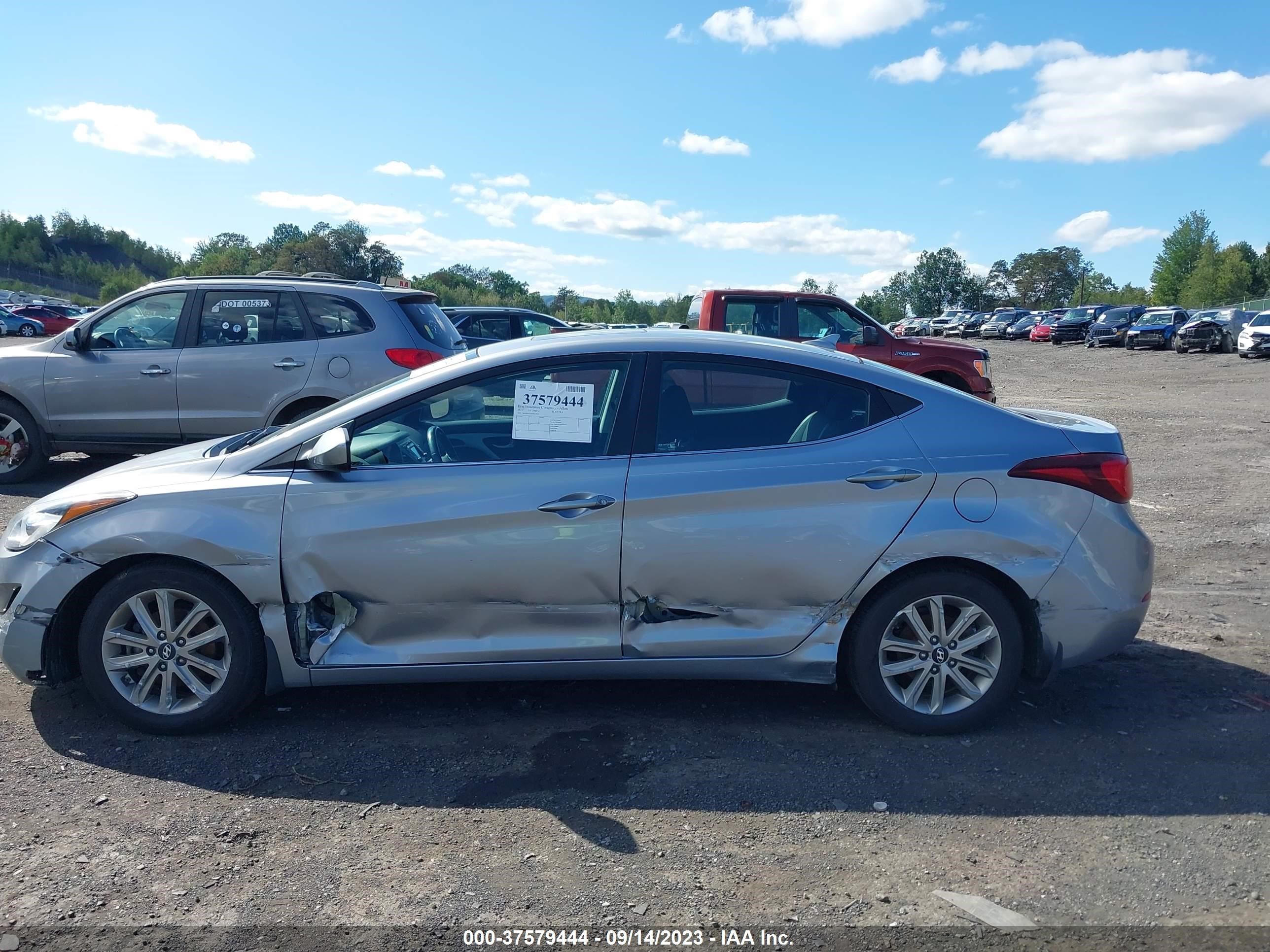 Photo 13 VIN: 5NPDH4AE6FH627857 - HYUNDAI ELANTRA 