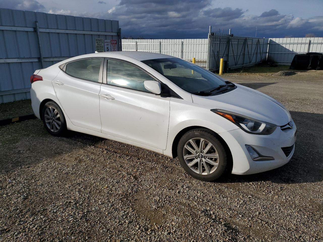 Photo 3 VIN: 5NPDH4AE6FH631116 - HYUNDAI ELANTRA 