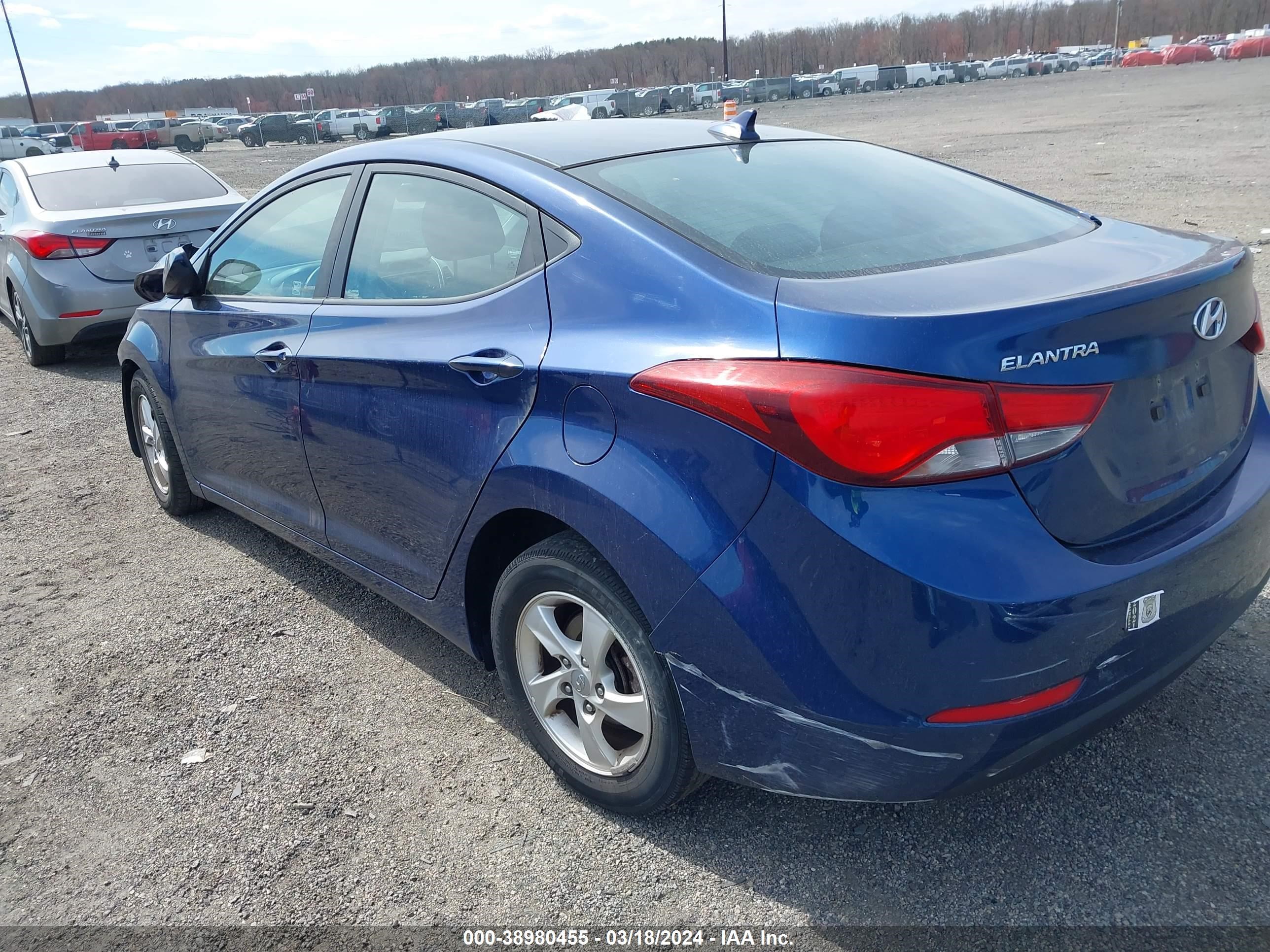 Photo 2 VIN: 5NPDH4AE6FH642973 - HYUNDAI ELANTRA 