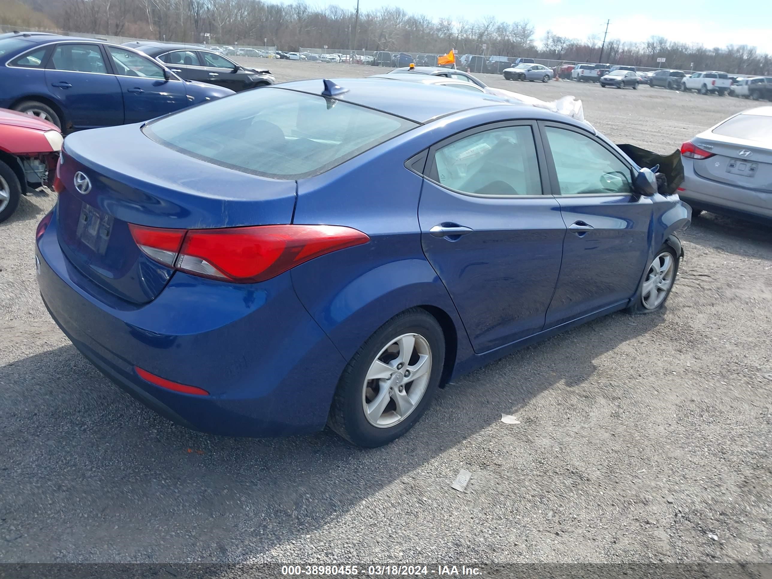 Photo 3 VIN: 5NPDH4AE6FH642973 - HYUNDAI ELANTRA 