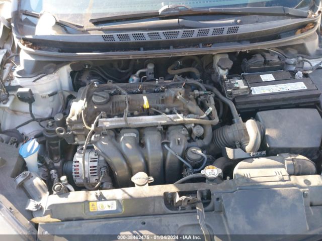 Photo 9 VIN: 5NPDH4AE6FH644271 - HYUNDAI ELANTRA 