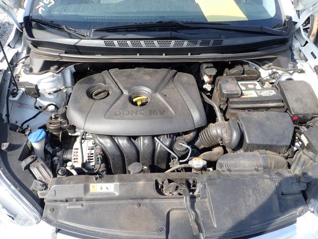 Photo 6 VIN: 5NPDH4AE6FH648210 - HYUNDAI ELANTRA SE 