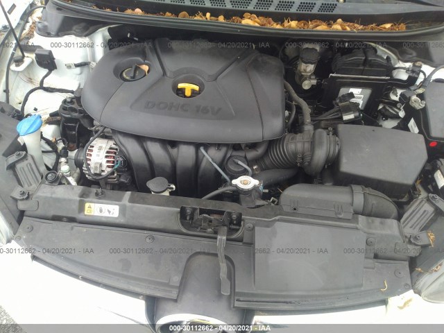 Photo 9 VIN: 5NPDH4AE6GH665557 - HYUNDAI ELANTRA 