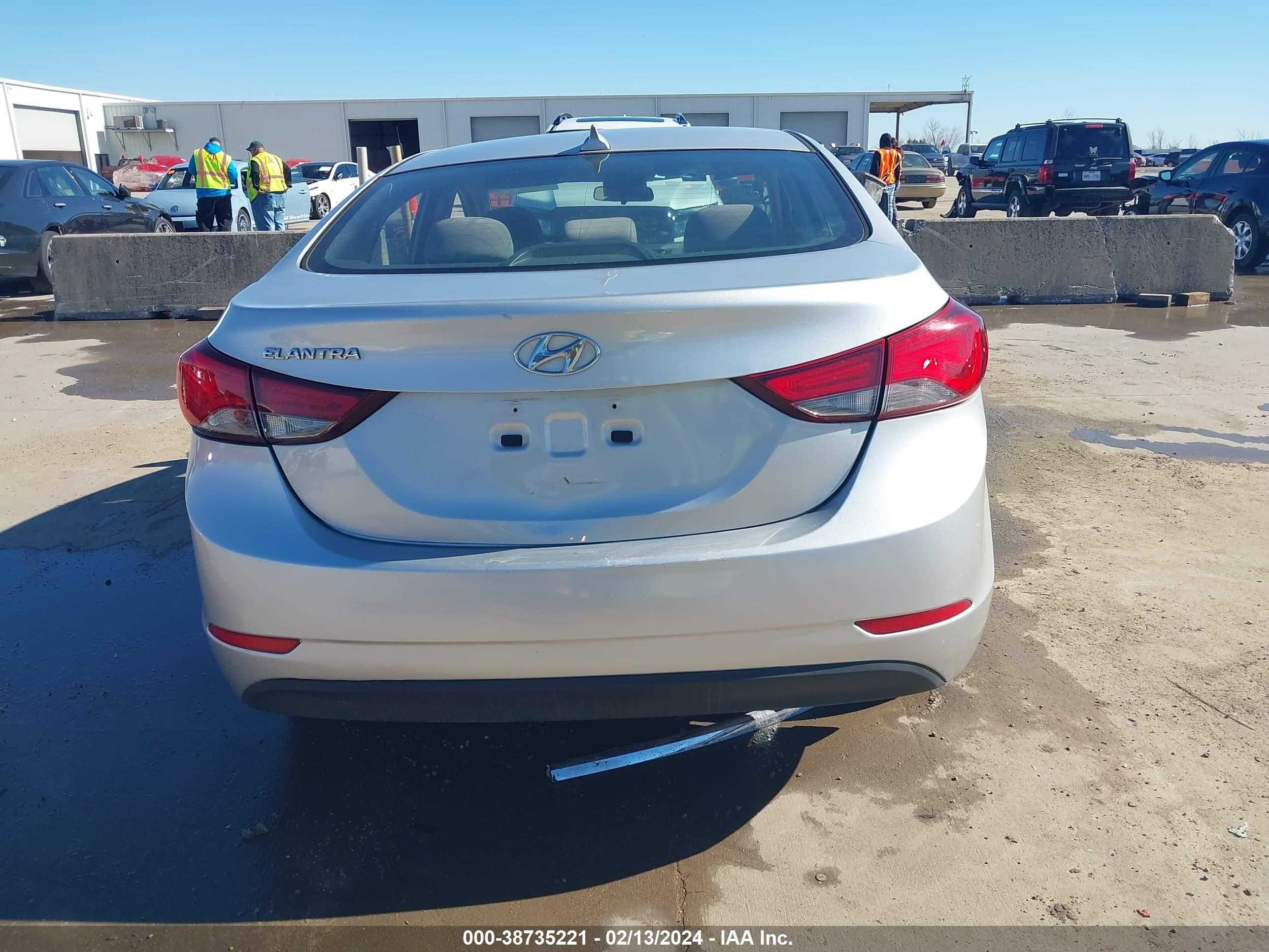 Photo 14 VIN: 5NPDH4AE6GH670211 - HYUNDAI ELANTRA 