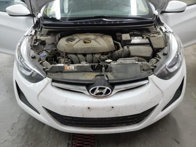 Photo 6 VIN: 5NPDH4AE6GH675666 - HYUNDAI ELANTRA SE 