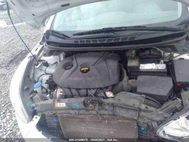 Photo 9 VIN: 5NPDH4AE6GH683945 - HYUNDAI ELANTRA 