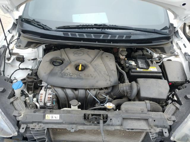 Photo 6 VIN: 5NPDH4AE6GH690006 - HYUNDAI ELANTRA SE 