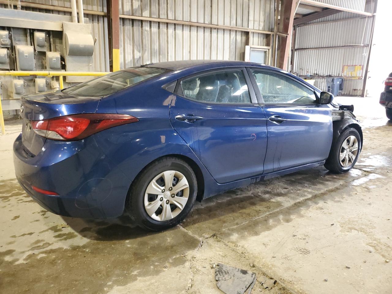 Photo 2 VIN: 5NPDH4AE6GH702672 - HYUNDAI ELANTRA 