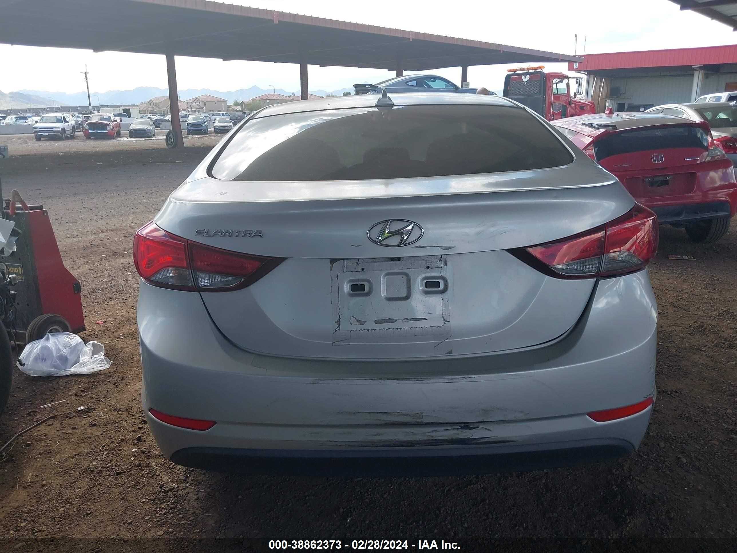 Photo 15 VIN: 5NPDH4AE6GH707371 - HYUNDAI ELANTRA 