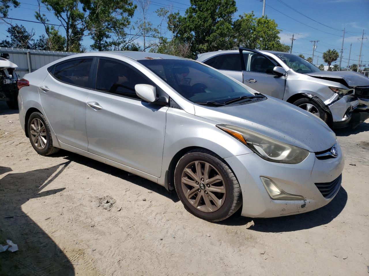 Photo 3 VIN: 5NPDH4AE6GH714465 - HYUNDAI ELANTRA 