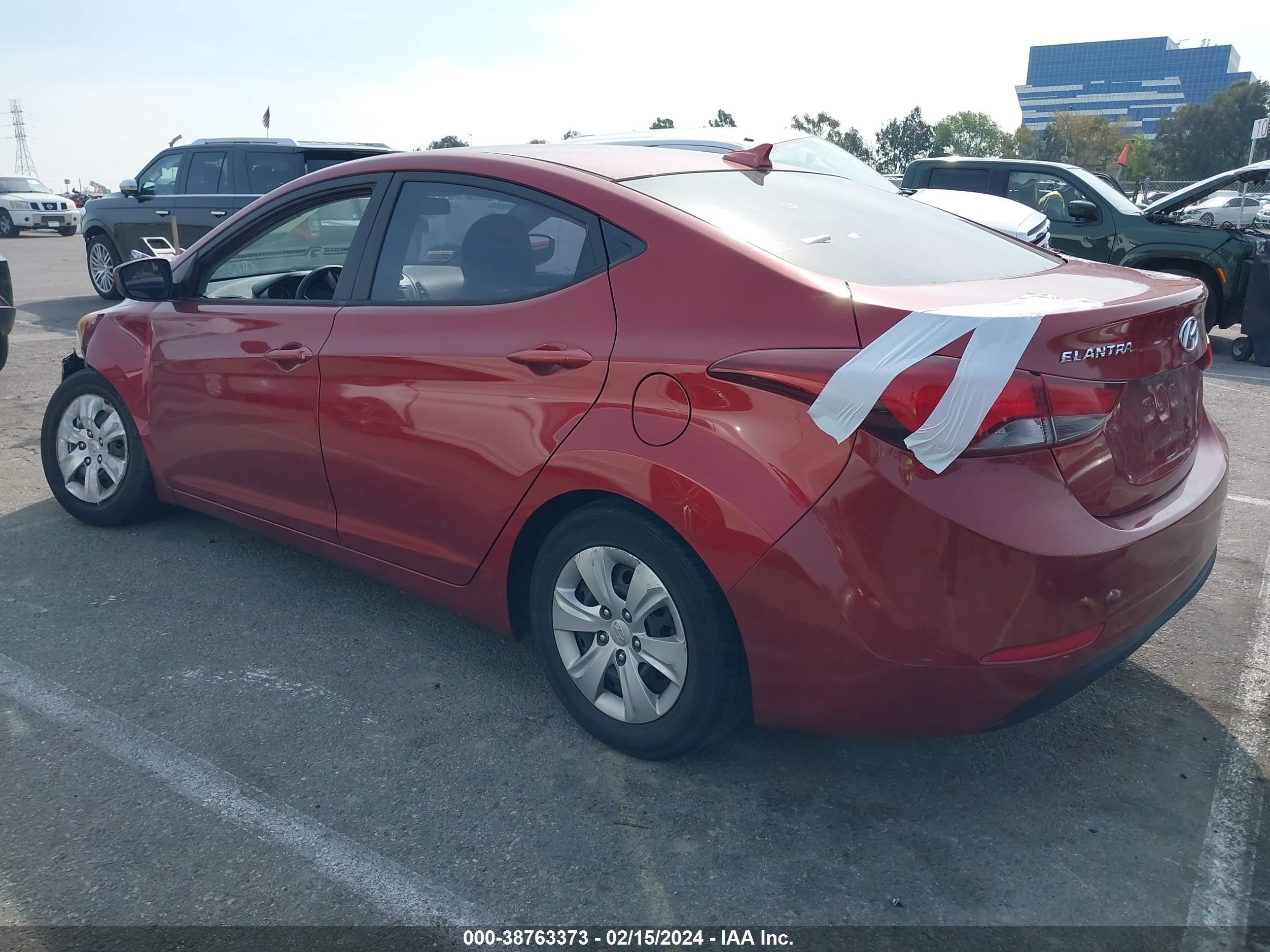 Photo 2 VIN: 5NPDH4AE6GH724042 - HYUNDAI ELANTRA 