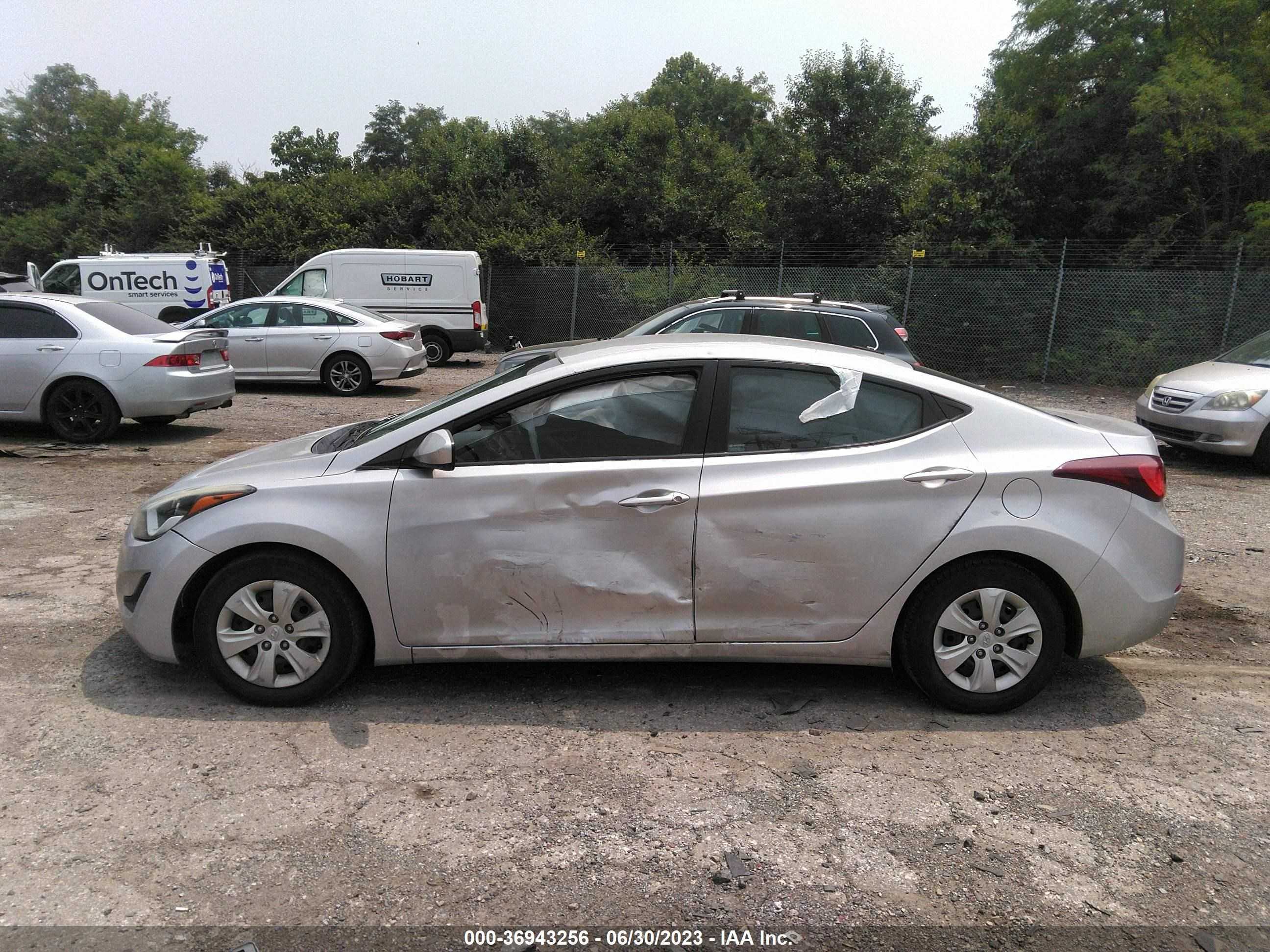 Photo 14 VIN: 5NPDH4AE6GH728950 - HYUNDAI ELANTRA 