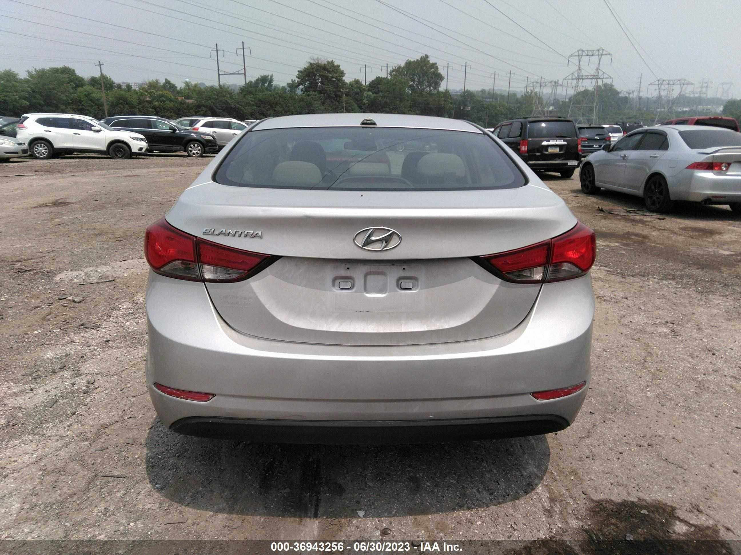 Photo 16 VIN: 5NPDH4AE6GH728950 - HYUNDAI ELANTRA 