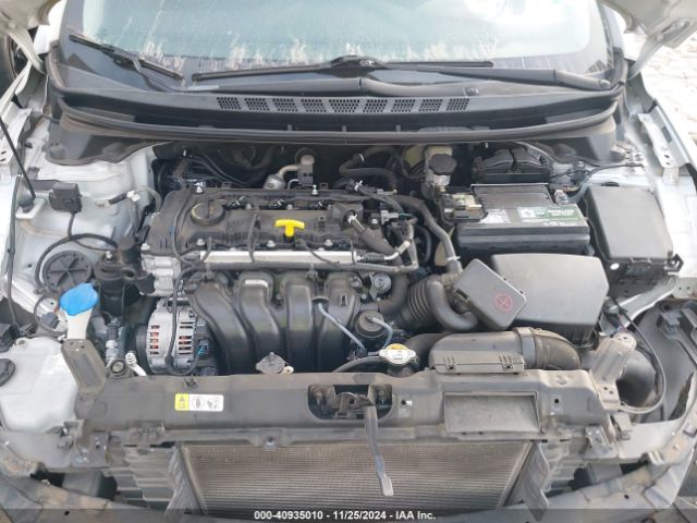 Photo 9 VIN: 5NPDH4AE6GH729841 - HYUNDAI ELANTRA 