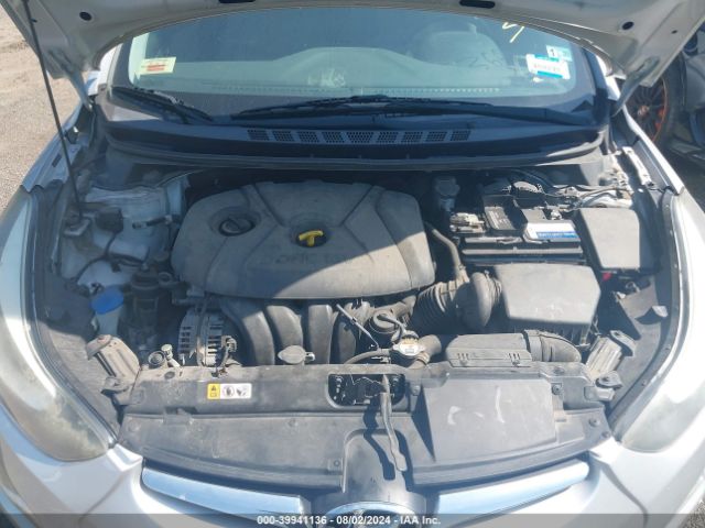 Photo 9 VIN: 5NPDH4AE6GH732013 - HYUNDAI ELANTRA 