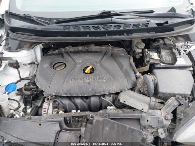 Photo 9 VIN: 5NPDH4AE6GH752486 - HYUNDAI ELANTRA 