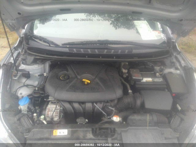 Photo 9 VIN: 5NPDH4AE6GH752858 - HYUNDAI ELANTRA 