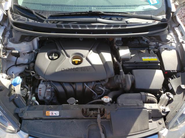 Photo 6 VIN: 5NPDH4AE6GH764752 - HYUNDAI ELANTRA SE 