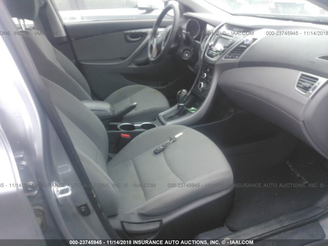 Photo 4 VIN: 5NPDH4AE6GH772107 - HYUNDAI ELANTRA 