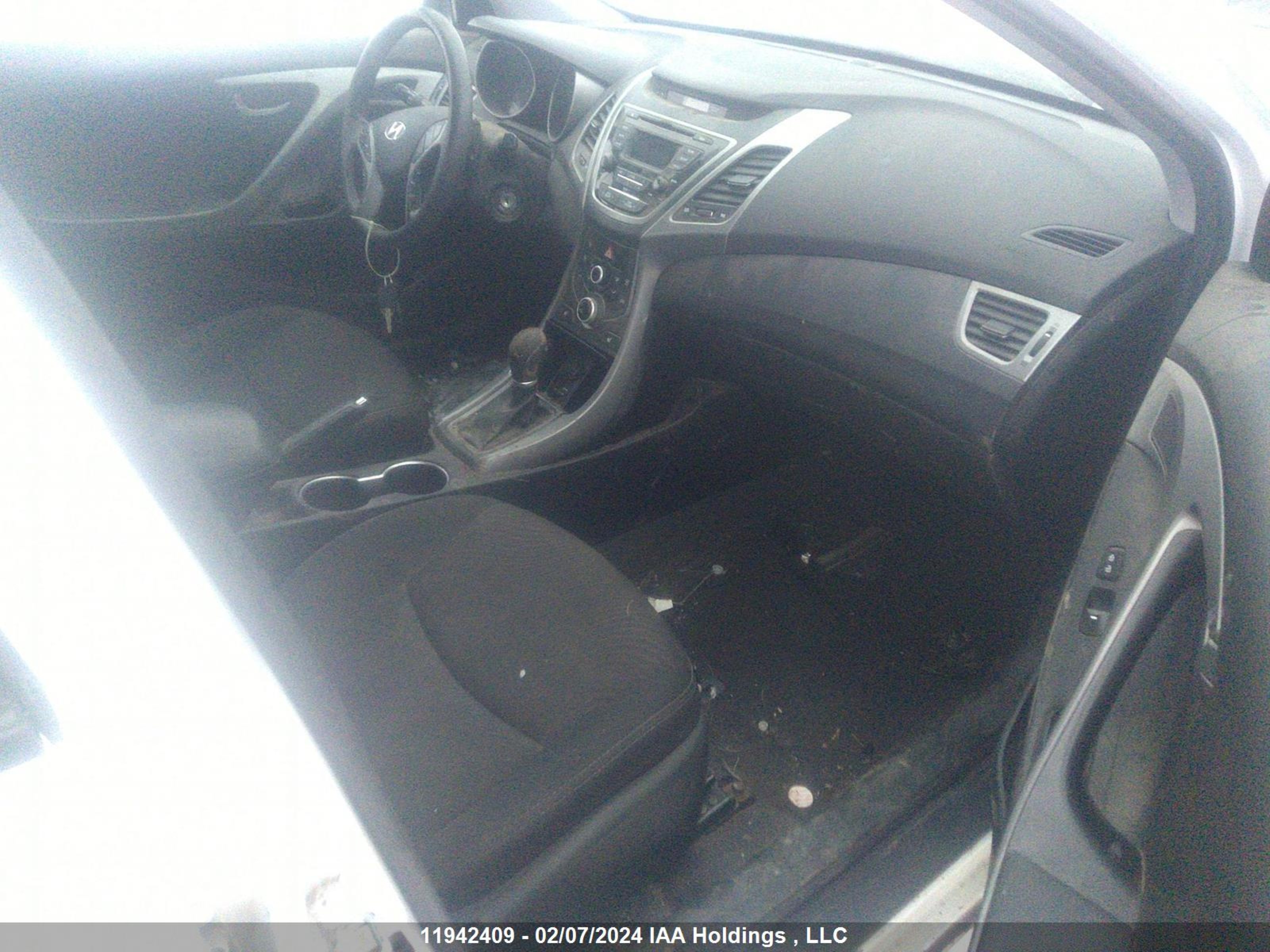 Photo 4 VIN: 5NPDH4AE6GH775637 - HYUNDAI ELANTRA 