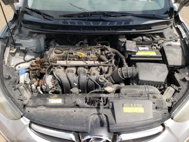 Photo 6 VIN: 5NPDH4AE7BH002555 - HYUNDAI ELANTRA GL 