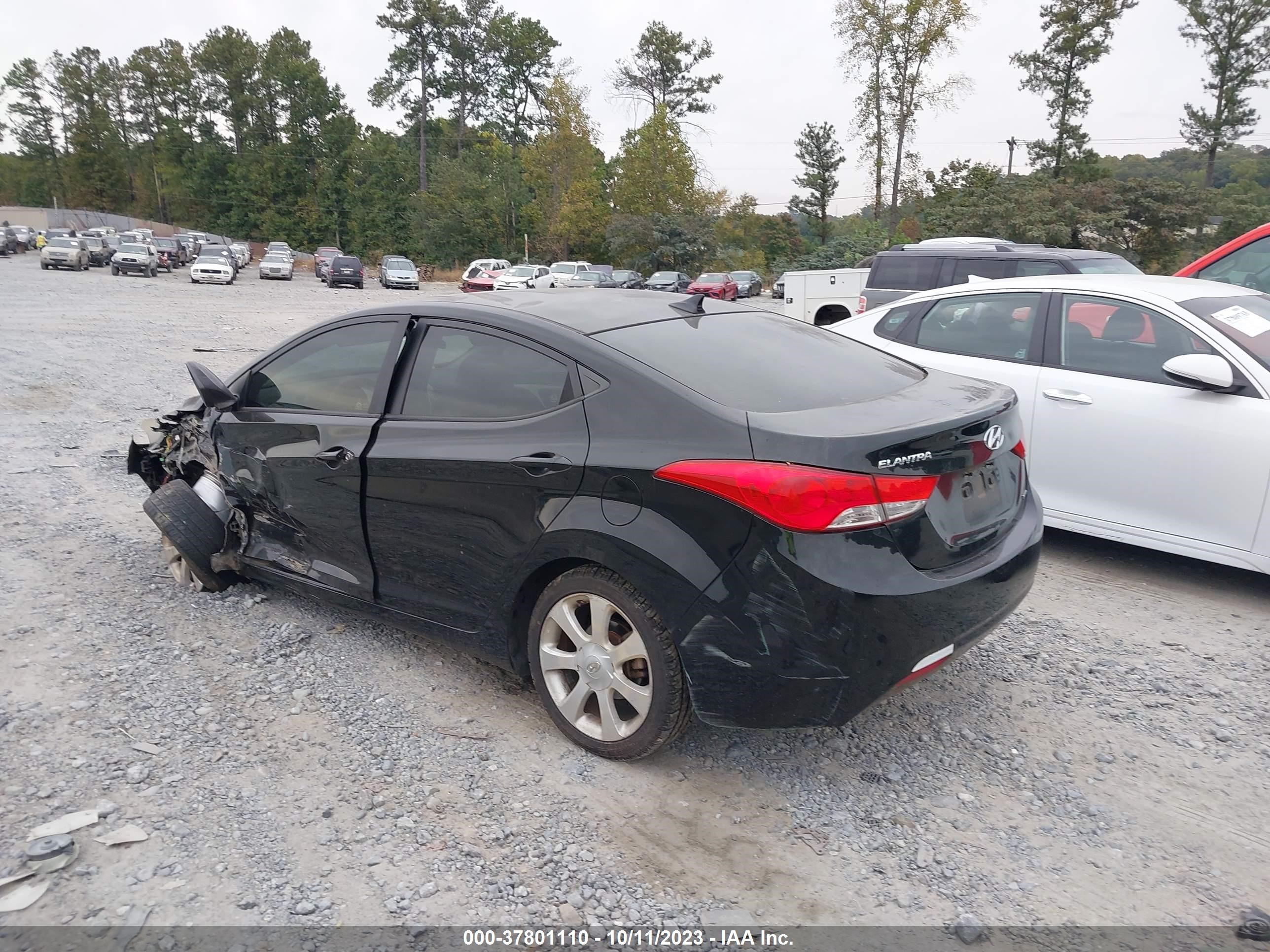 Photo 2 VIN: 5NPDH4AE7BH010946 - HYUNDAI ELANTRA 