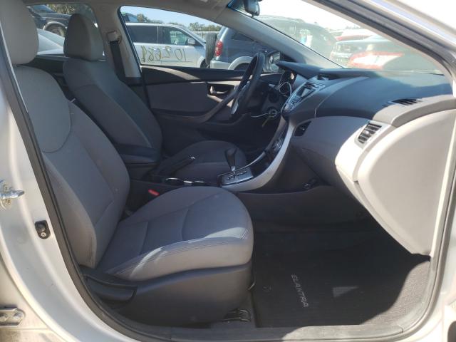 Photo 4 VIN: 5NPDH4AE7BH015015 - HYUNDAI ELANTRA GL 