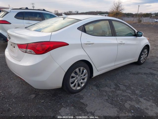 Photo 3 VIN: 5NPDH4AE7BH017251 - HYUNDAI ELANTRA 