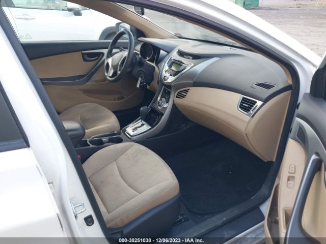 Photo 4 VIN: 5NPDH4AE7BH017251 - HYUNDAI ELANTRA 