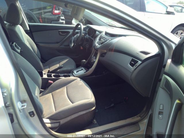 Photo 4 VIN: 5NPDH4AE7BH050072 - HYUNDAI ELANTRA 