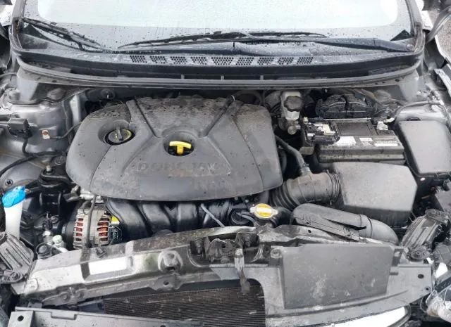 Photo 9 VIN: 5NPDH4AE7CH085261 - HYUNDAI ELANTRA 