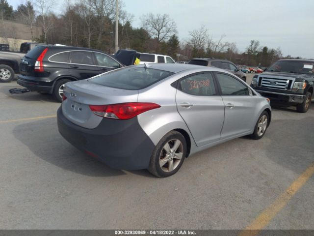 Photo 3 VIN: 5NPDH4AE7CH092971 - HYUNDAI ELANTRA 