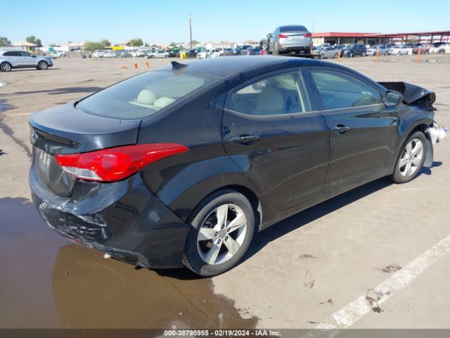 Photo 3 VIN: 5NPDH4AE7CH095837 - HYUNDAI ELANTRA 