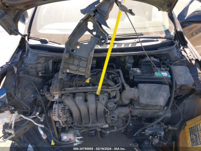 Photo 9 VIN: 5NPDH4AE7CH095837 - HYUNDAI ELANTRA 