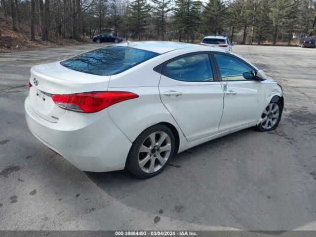 Photo 3 VIN: 5NPDH4AE7CH106769 - HYUNDAI ELANTRA 