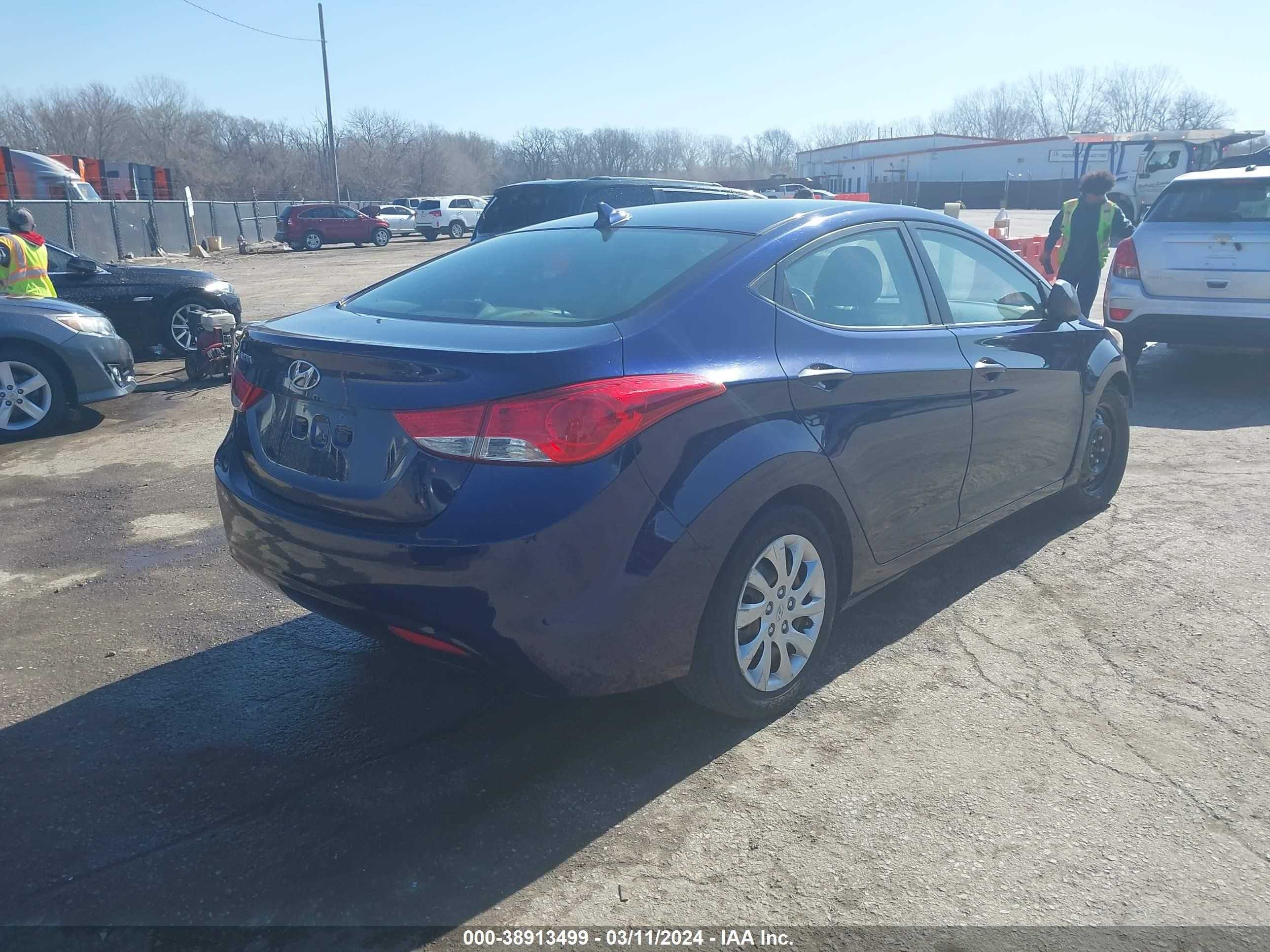 Photo 3 VIN: 5NPDH4AE7CH108859 - HYUNDAI ELANTRA 