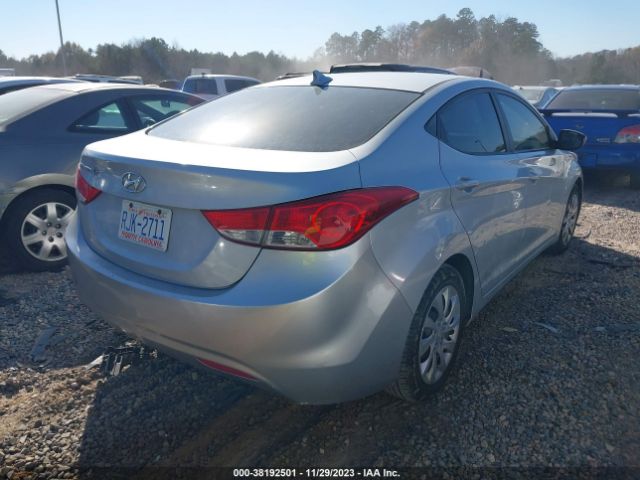 Photo 3 VIN: 5NPDH4AE7CH121854 - HYUNDAI ELANTRA 