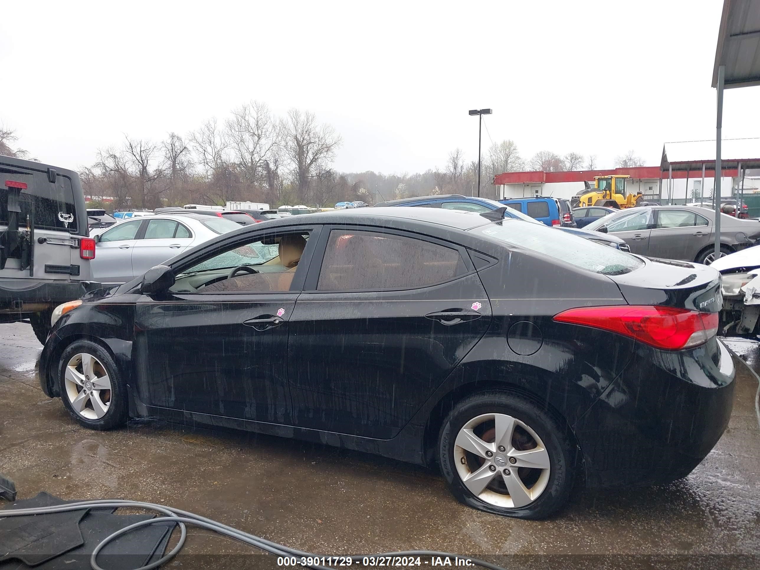 Photo 12 VIN: 5NPDH4AE7DH179755 - HYUNDAI ELANTRA 