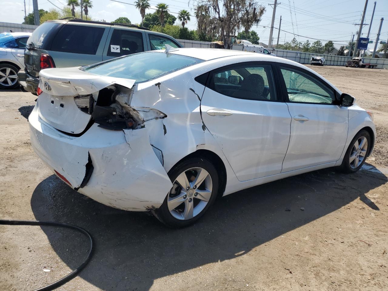 Photo 2 VIN: 5NPDH4AE7DH182784 - HYUNDAI ELANTRA 