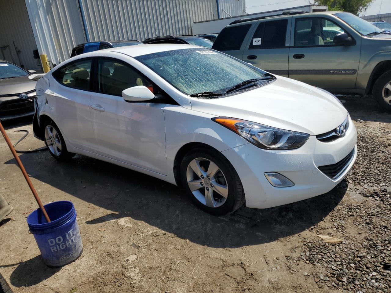 Photo 3 VIN: 5NPDH4AE7DH182784 - HYUNDAI ELANTRA 