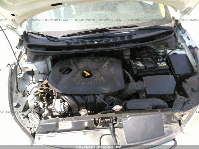 Photo 9 VIN: 5NPDH4AE7DH205769 - HYUNDAI ELANTRA 