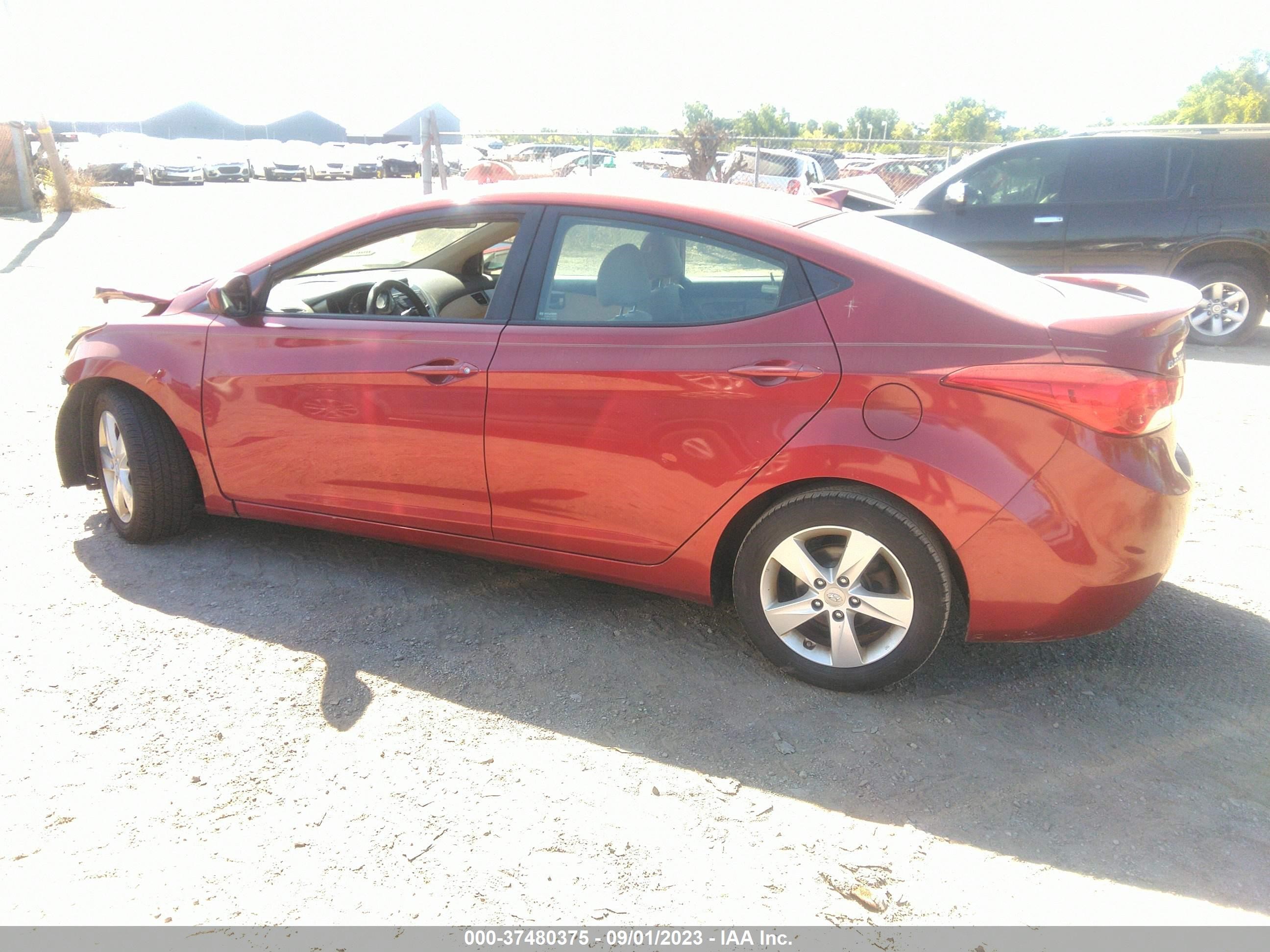 Photo 13 VIN: 5NPDH4AE7DH272405 - HYUNDAI ELANTRA 