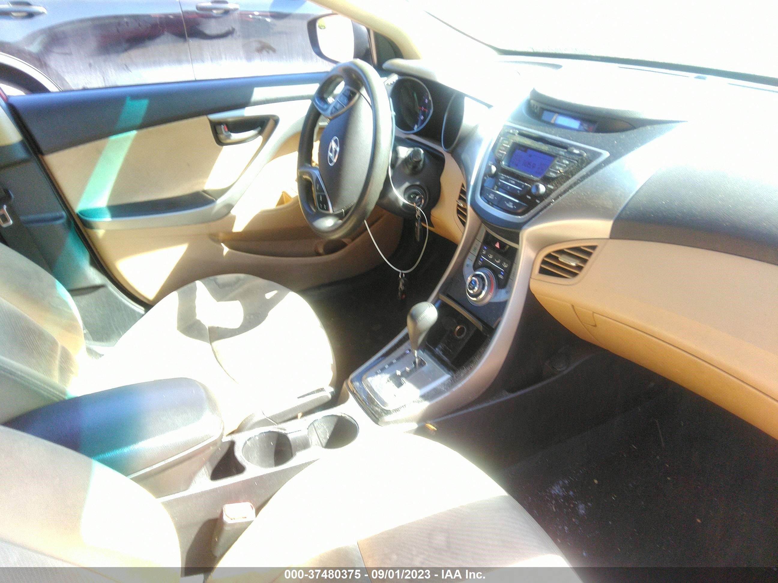 Photo 4 VIN: 5NPDH4AE7DH272405 - HYUNDAI ELANTRA 