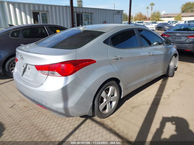 Photo 3 VIN: 5NPDH4AE7DH274204 - HYUNDAI ELANTRA 