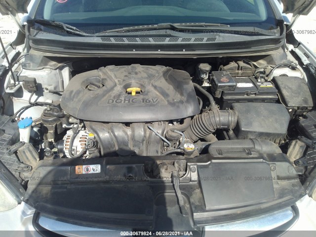 Photo 9 VIN: 5NPDH4AE7DH284134 - HYUNDAI ELANTRA 