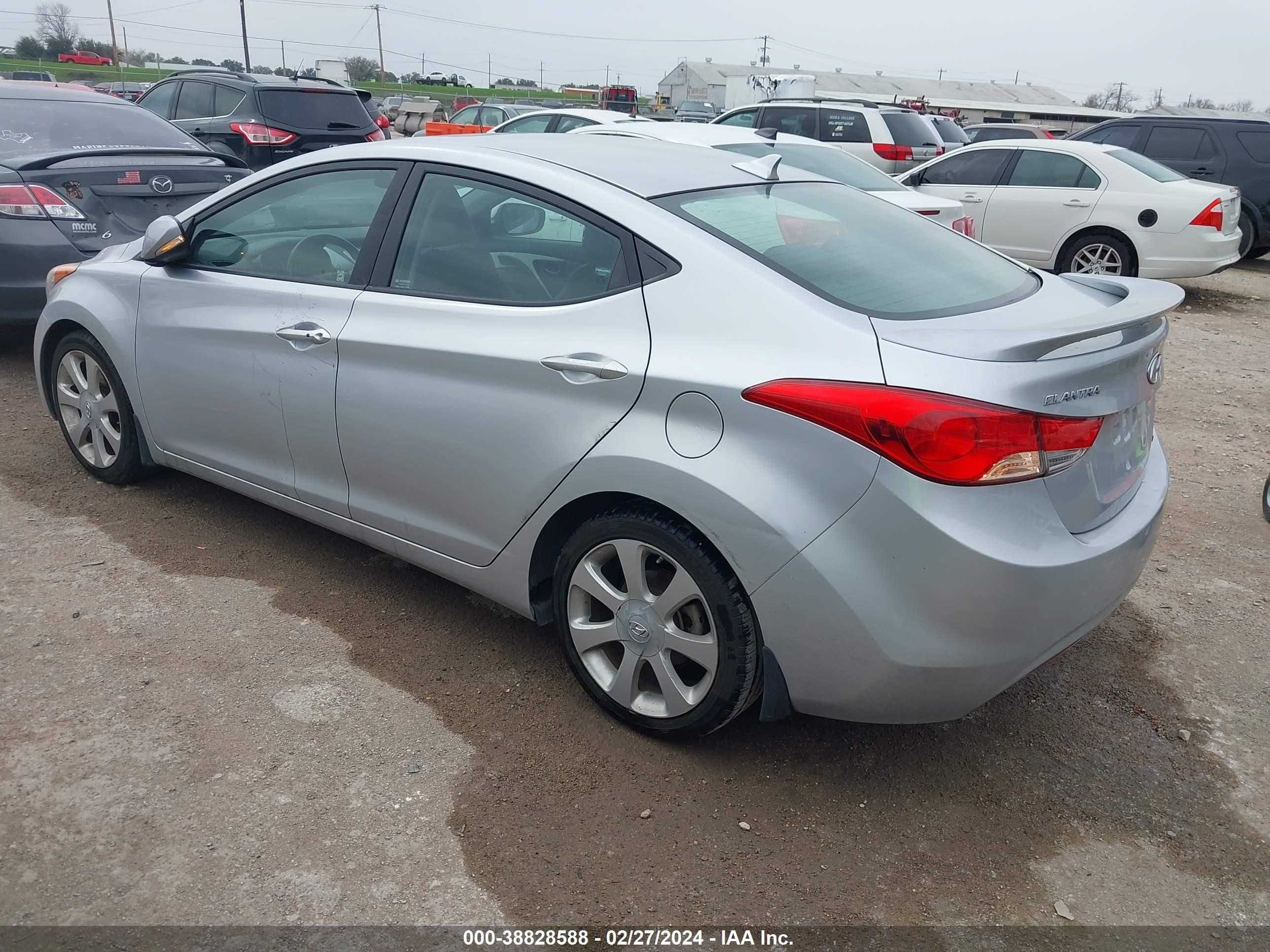 Photo 2 VIN: 5NPDH4AE7DH294100 - HYUNDAI ELANTRA 