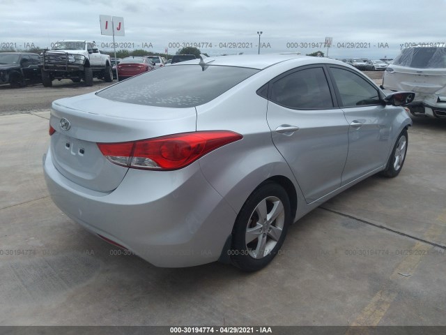 Photo 3 VIN: 5NPDH4AE7DH295635 - HYUNDAI ELANTRA 