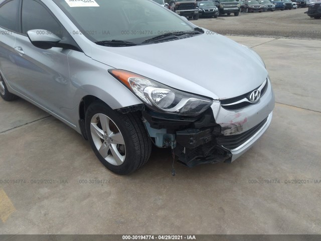 Photo 5 VIN: 5NPDH4AE7DH295635 - HYUNDAI ELANTRA 