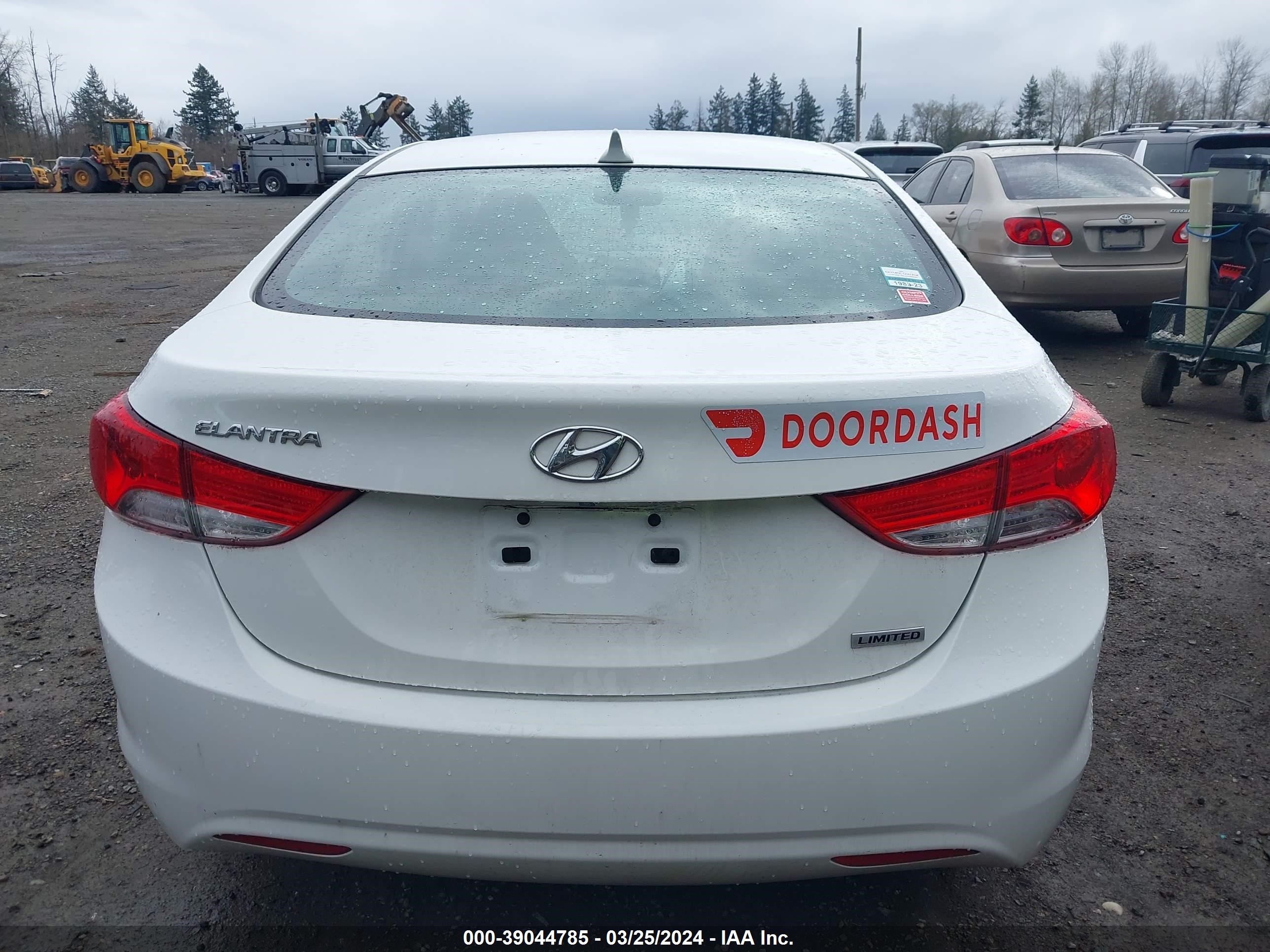 Photo 15 VIN: 5NPDH4AE7DH296834 - HYUNDAI ELANTRA 