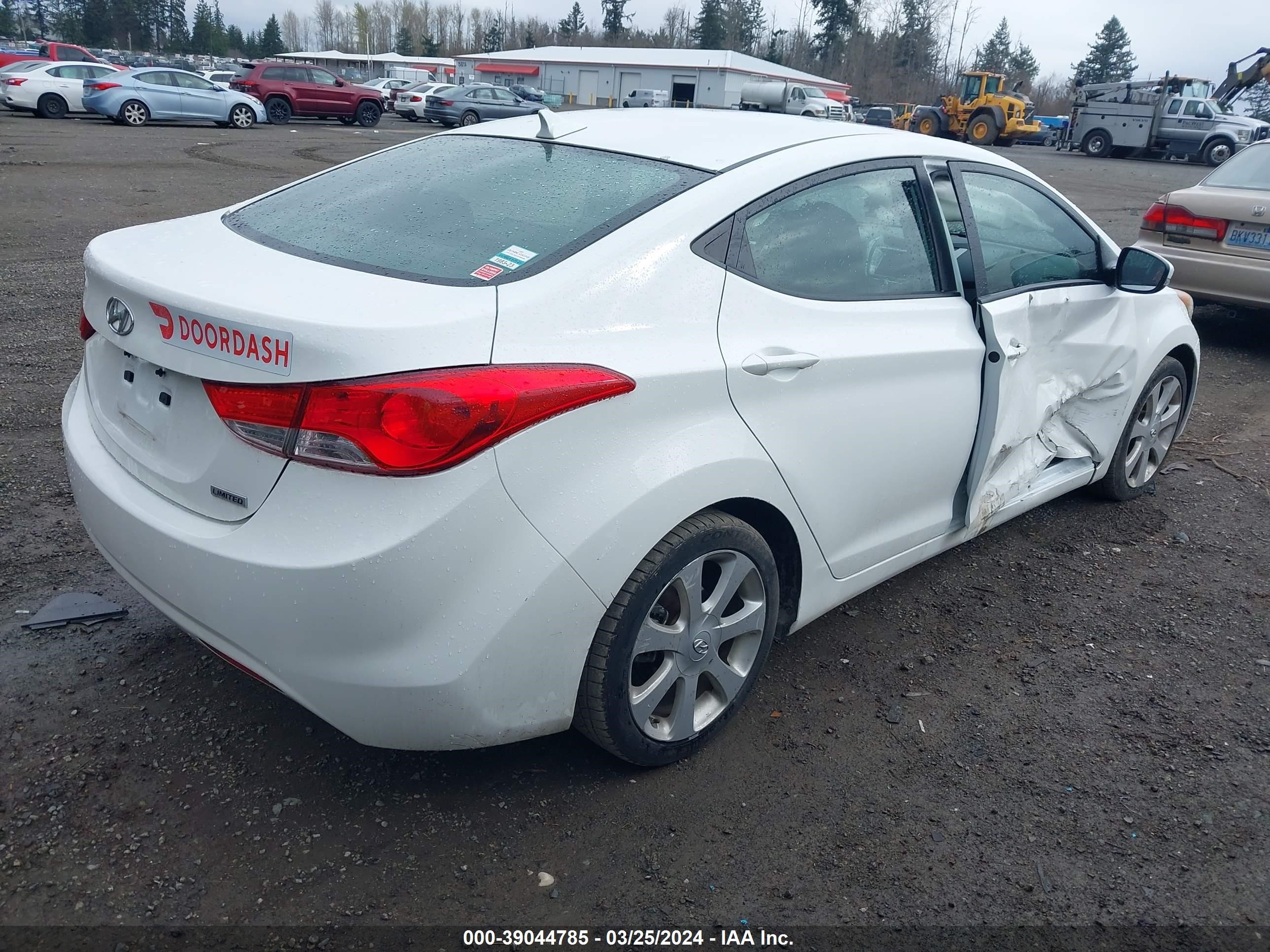 Photo 3 VIN: 5NPDH4AE7DH296834 - HYUNDAI ELANTRA 